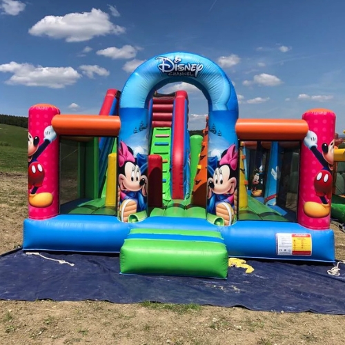 skákací hrad disney od skákaciehradyorava.sk